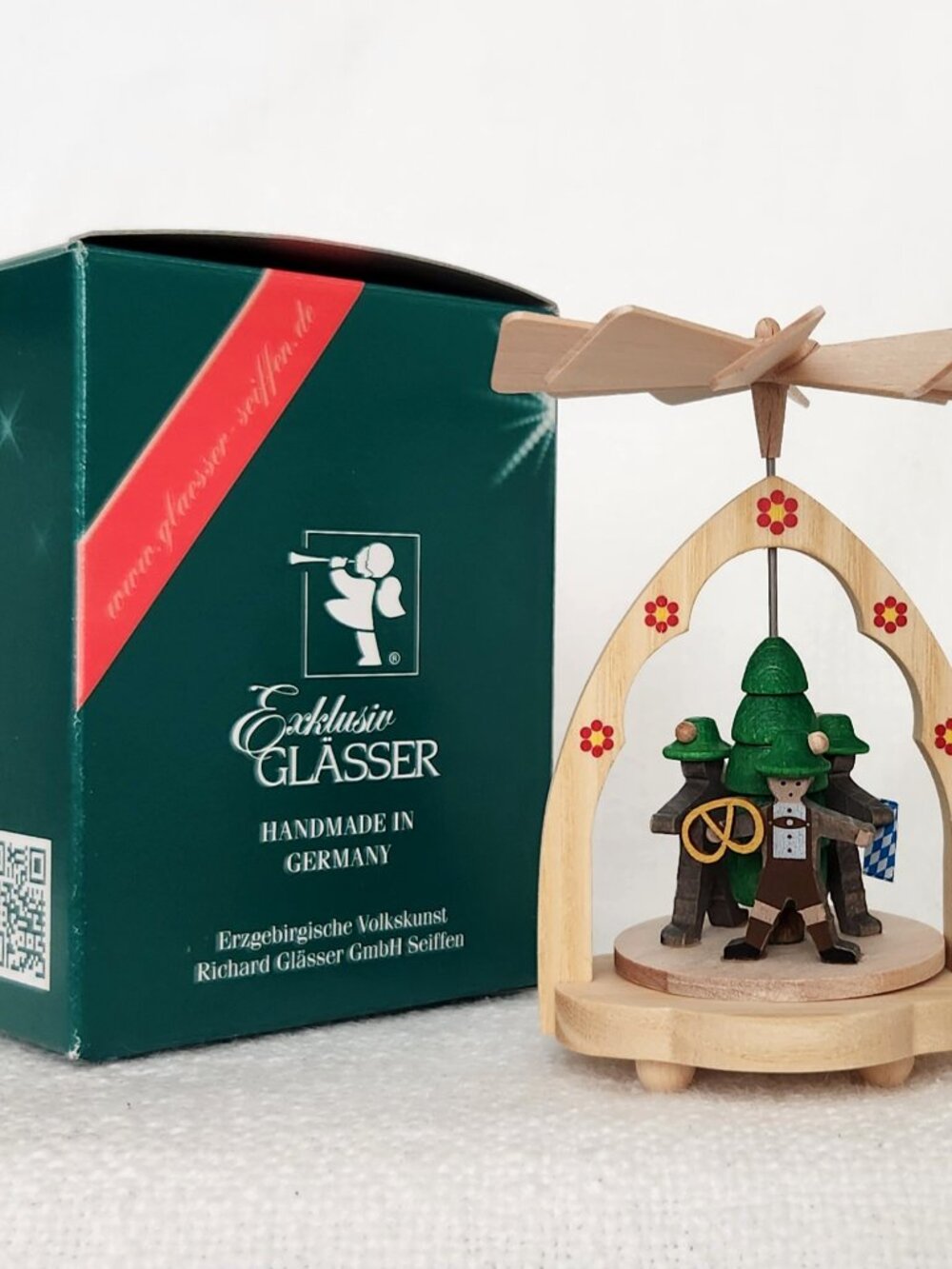 Richard Glasser 4" Air Pyramid Wood Spinner - 3 Bavarian Men - New w/ Box